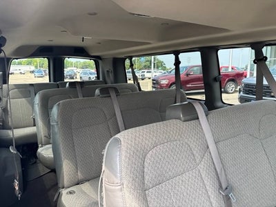 2025 Chevrolet Express Passenger 1LS
