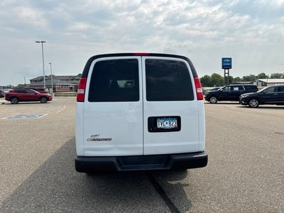 2025 Chevrolet Express Passenger 1LS