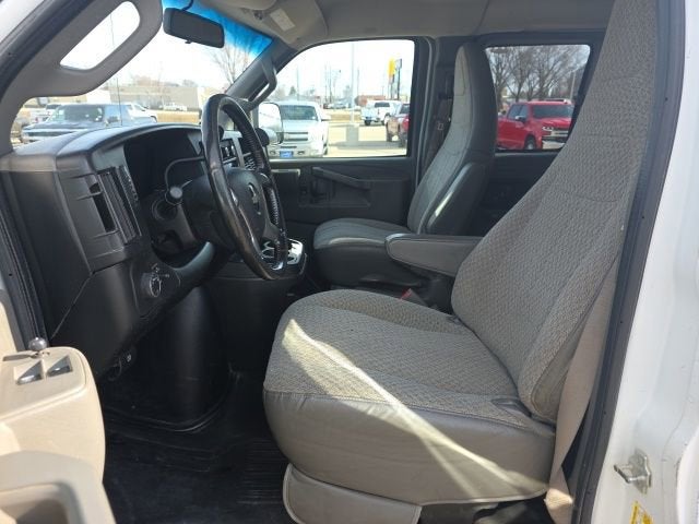 2017 Chevrolet Express Passenger 3500 LS