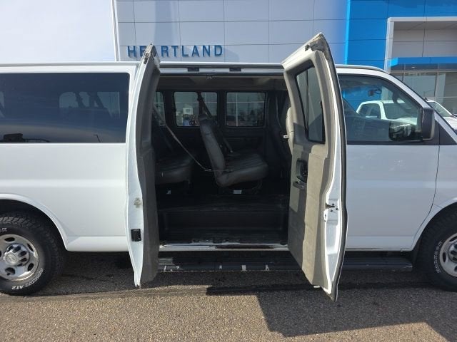 2017 Chevrolet Express Passenger 3500 LS
