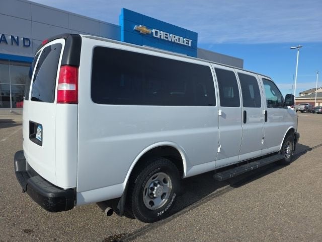 2017 Chevrolet Express Passenger 3500 LS