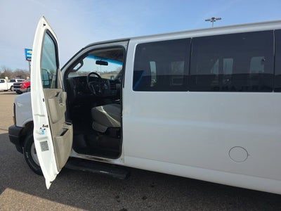 2017 Chevrolet Express Passenger 3500 LS