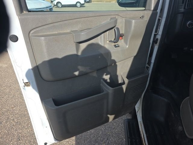 2017 Chevrolet Express Passenger 3500 LS