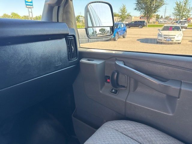 2017 Chevrolet Express Passenger 3500 LS