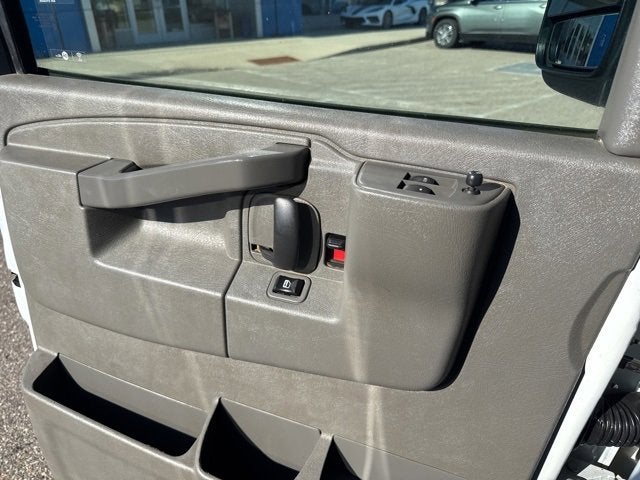 2017 Chevrolet Express Passenger 3500 LS