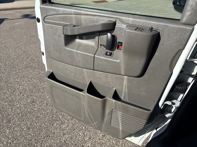 2017 Chevrolet Express Passenger 3500 LS