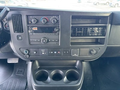 2025 Chevrolet Express Passenger 3500 1LT