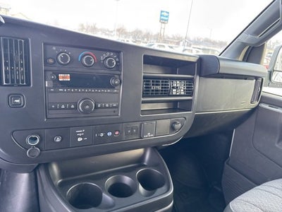 2025 Chevrolet Express Passenger 3500 1LT