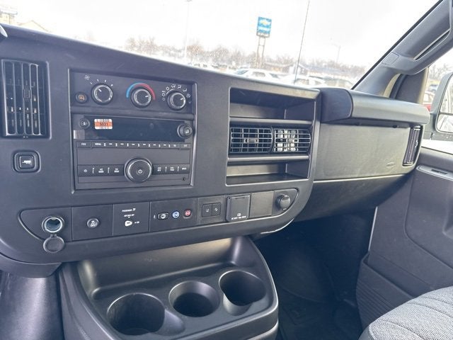2025 Chevrolet Express Passenger 3500 1LT