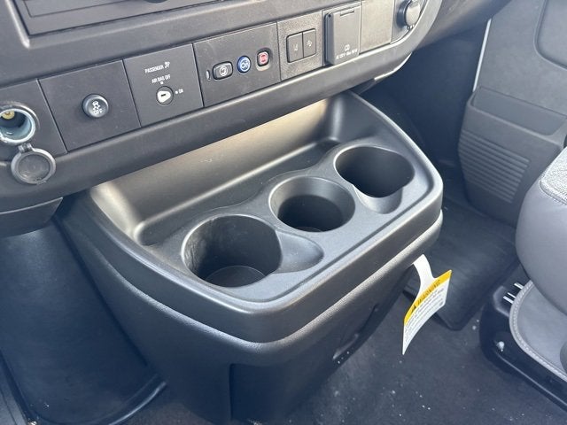 2025 Chevrolet Express Passenger 3500 1LT