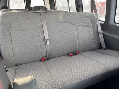 2025 Chevrolet Express Passenger 3500 1LT