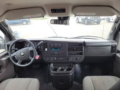 2020 Chevrolet Express Passenger 3500 1LT