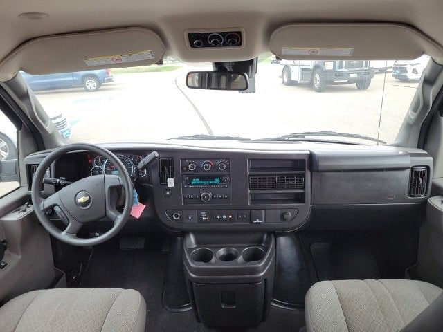 2020 Chevrolet Express Passenger 3500 1LT