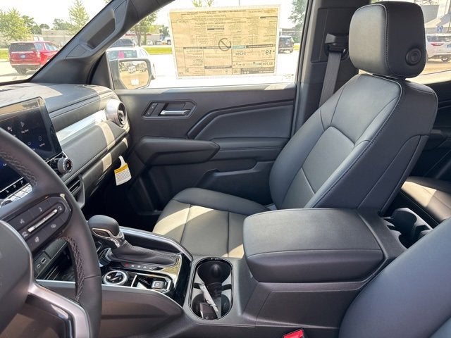 2025 Chevrolet Colorado WT/LT