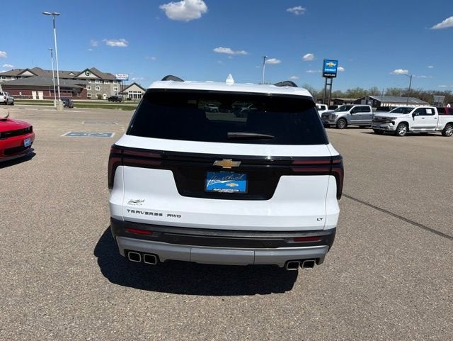 2024 Chevrolet Traverse LT
