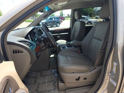 2014 Chrysler Town & Country Touring