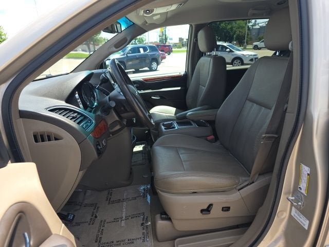 2014 Chrysler Town & Country Touring