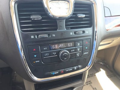2014 Chrysler Town & Country Touring
