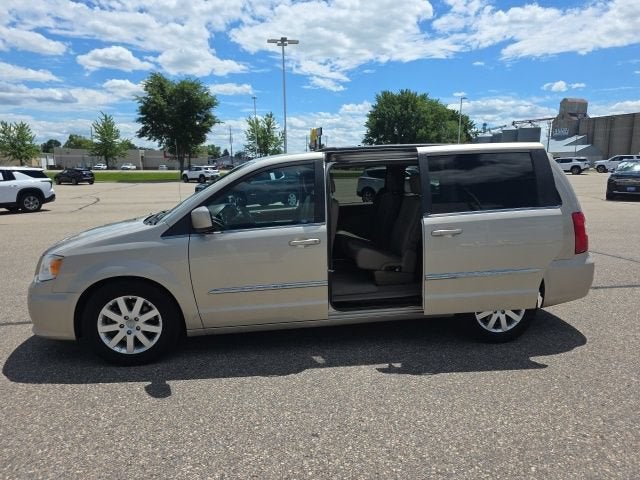 2014 Chrysler Town & Country Touring