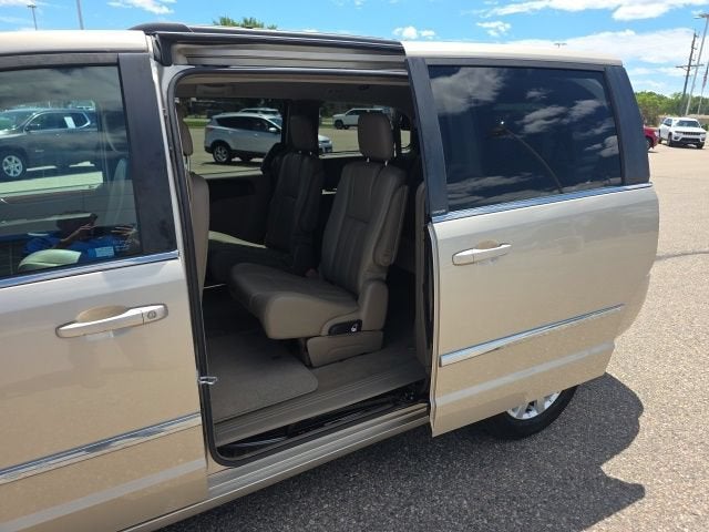 2014 Chrysler Town & Country Touring
