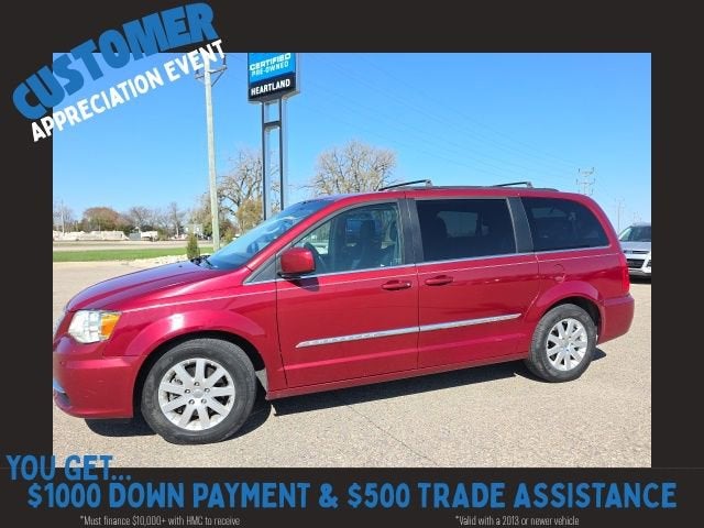 2014 Chrysler Town & Country's photo